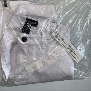 Women’s White Stretchy Bermuda Style Shorts Size Medium